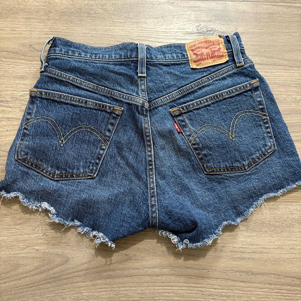 Levis 501 Womens High Rise Cut Off Jean Shorts Sz 26 Button Fly USA - Picture 2 of 12